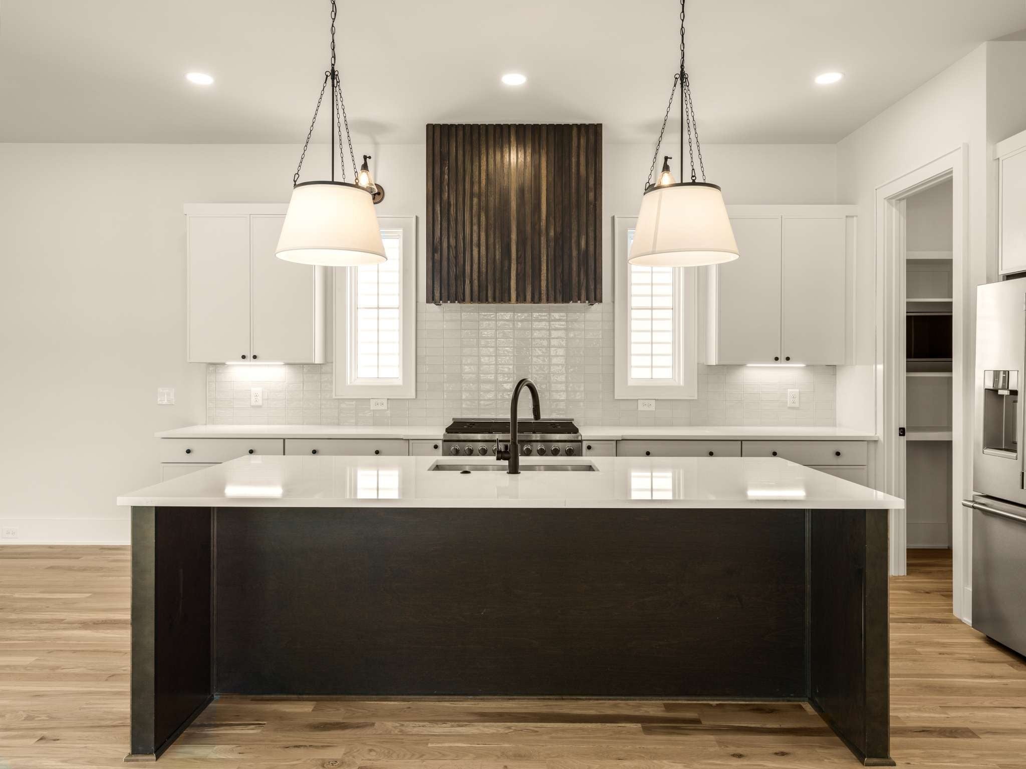 Photo of Listing #3011943