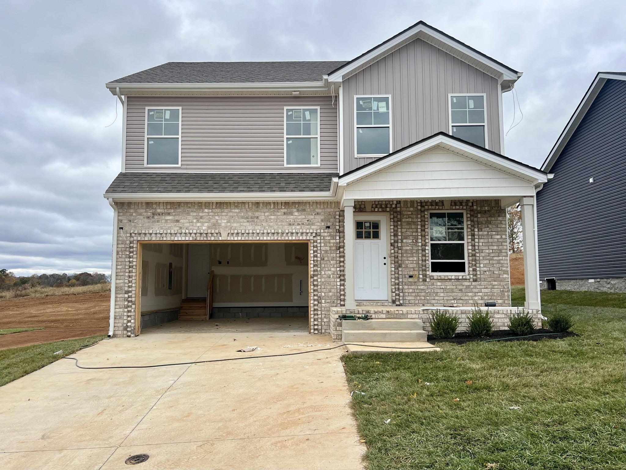 Photo of Listing #3011975