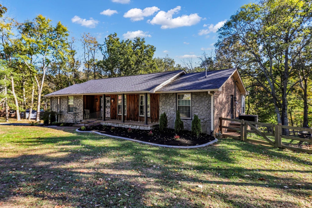 112 Chaparral Dr, Hendersonville