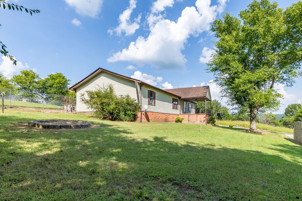 109 Fairview Ave, Cornersville