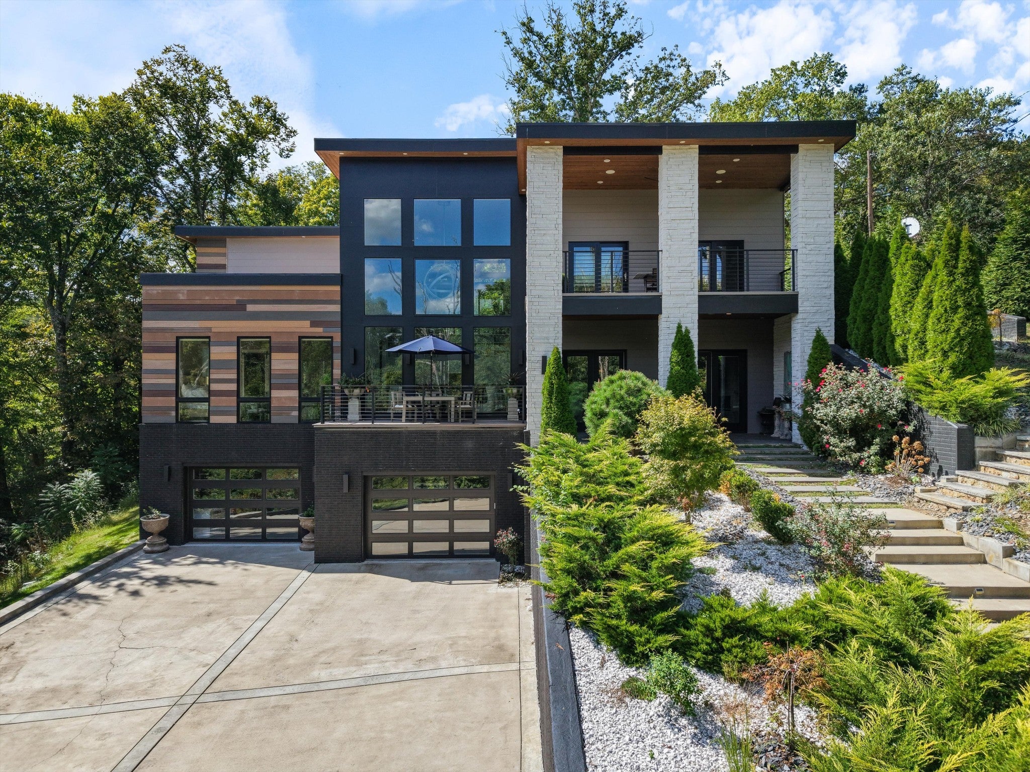 Photo of Listing #3012346