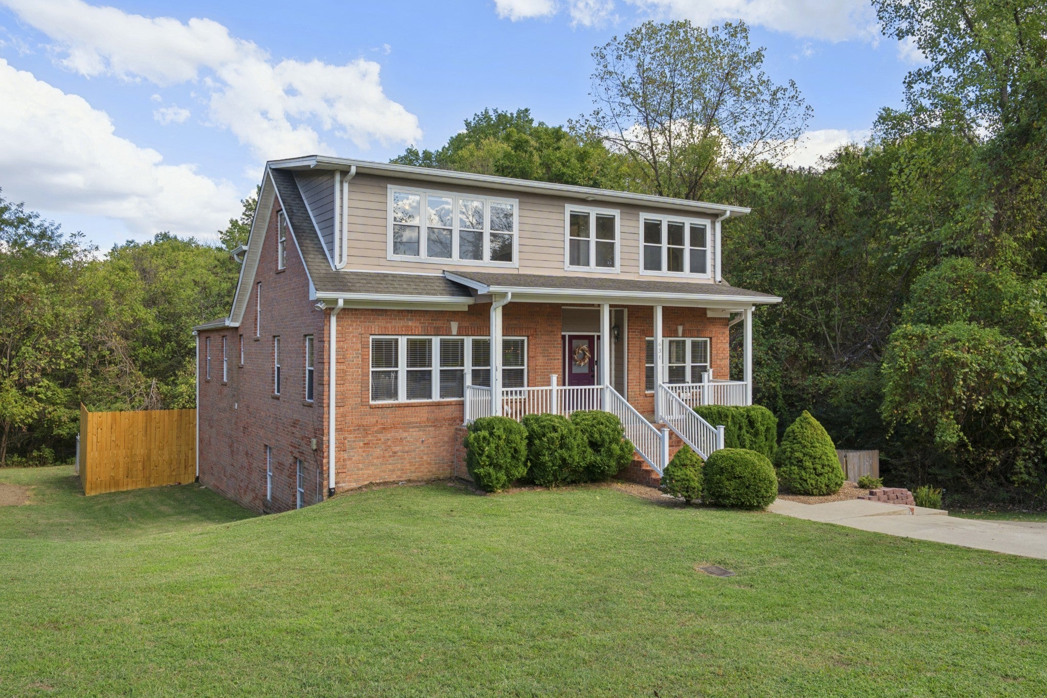 Photo of Listing #3012443