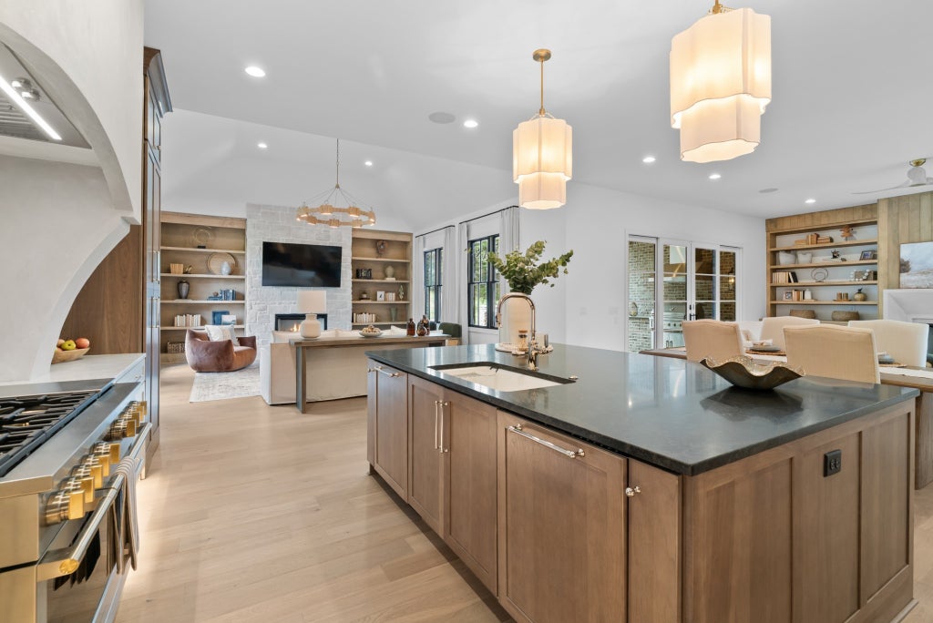 9917 Elland Rd, Brentwood