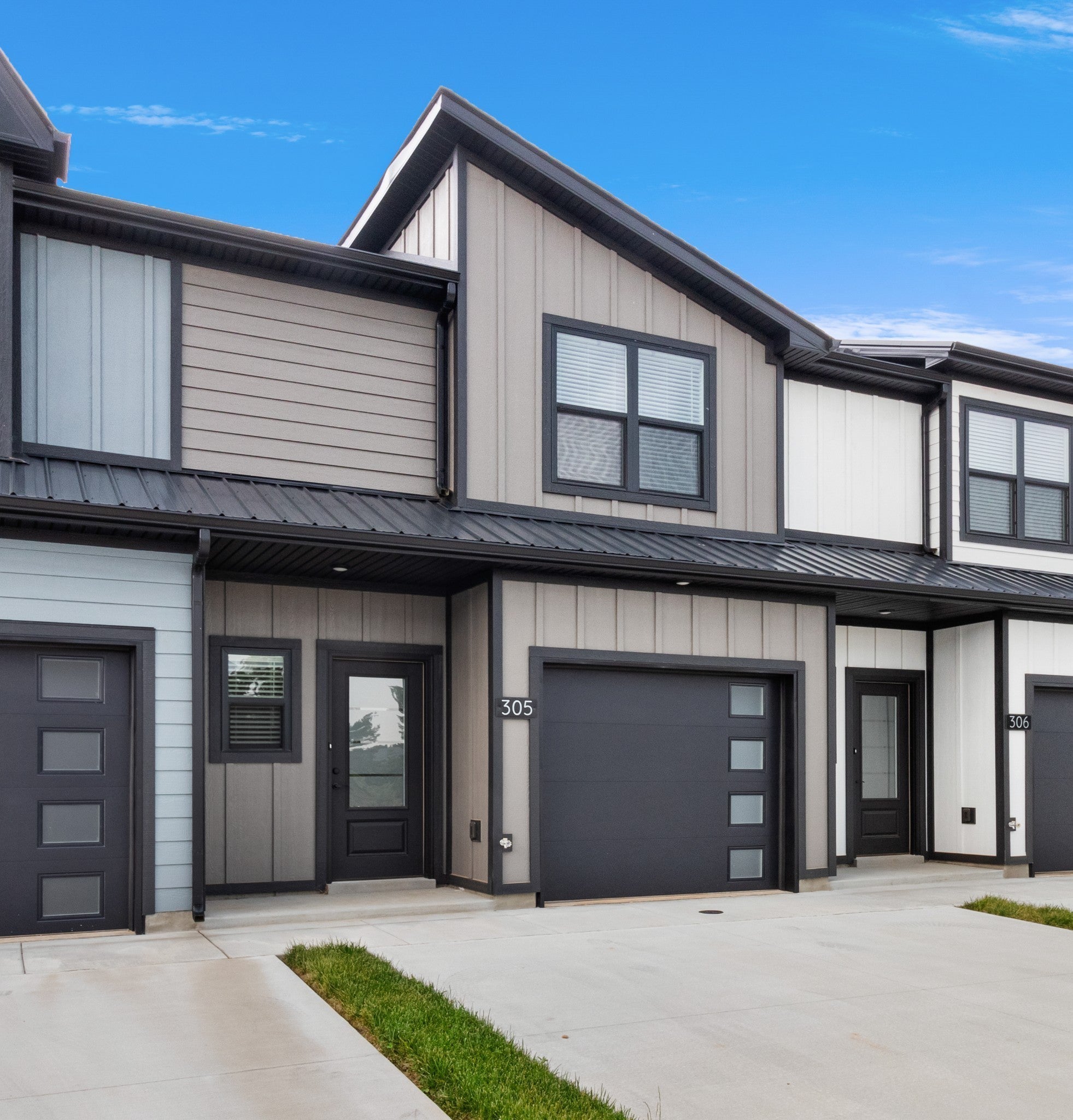 Photo for MLS 3012745 in 305 Jonathan Wade Circle Clarksville, TN - 37043