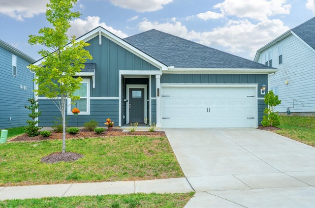 1261 Dutch Peak, Lebanon