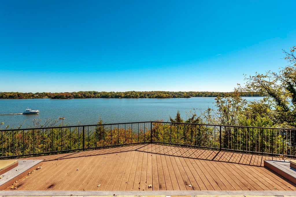 102 Bluegrass Cir, Hendersonville