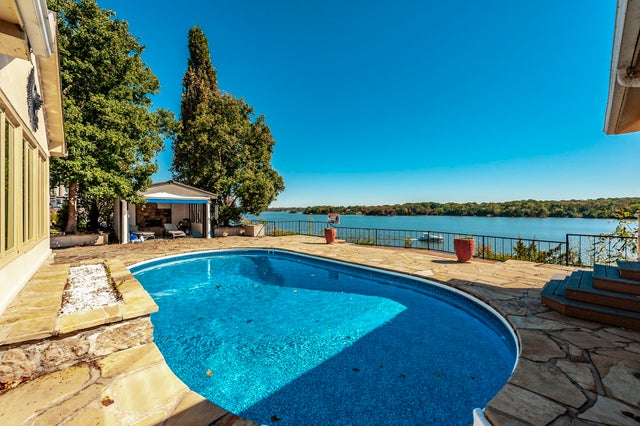 102 Bluegrass Cir, Hendersonville