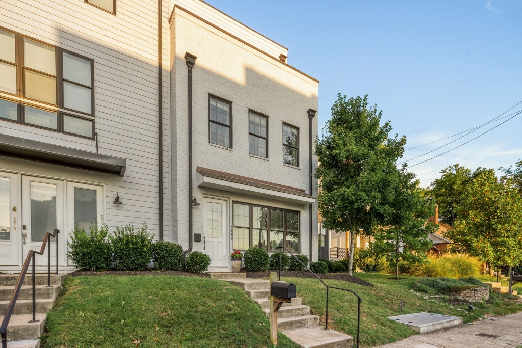 1221 N 5th St, Nashville