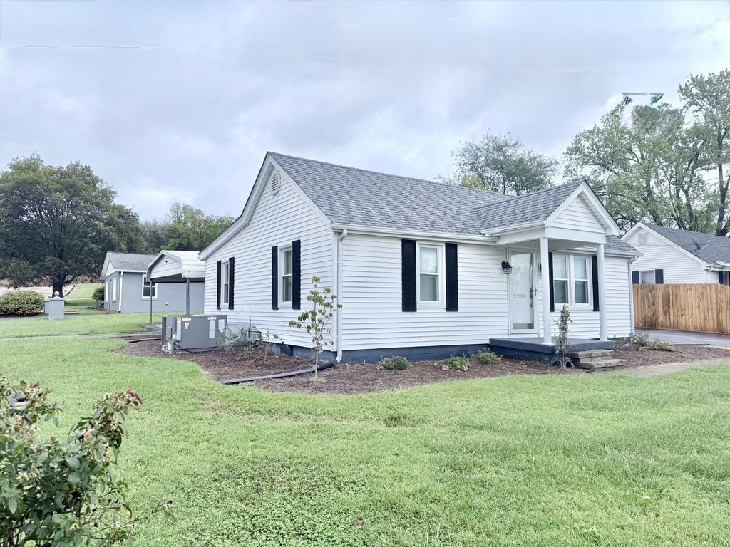2210 Princeton Rd, Hopkinsville