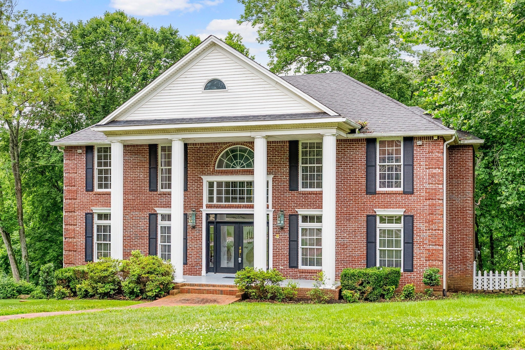 Photo of Listing #3013997