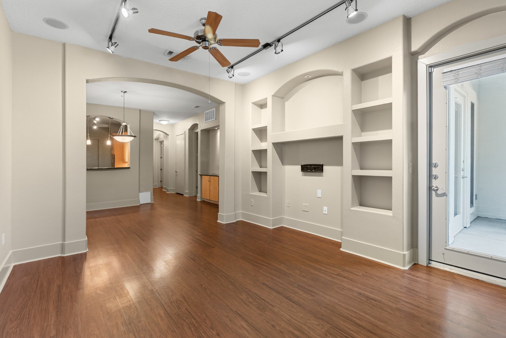 Photo of Listing #3014002