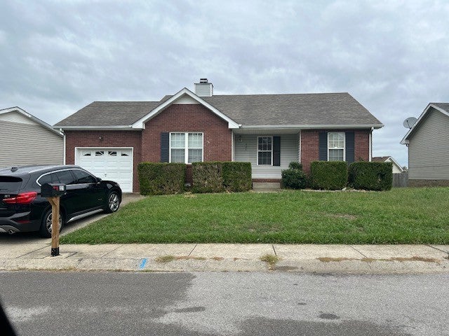 Home for sale in 221 Grassmire Dr Clarksville, TN