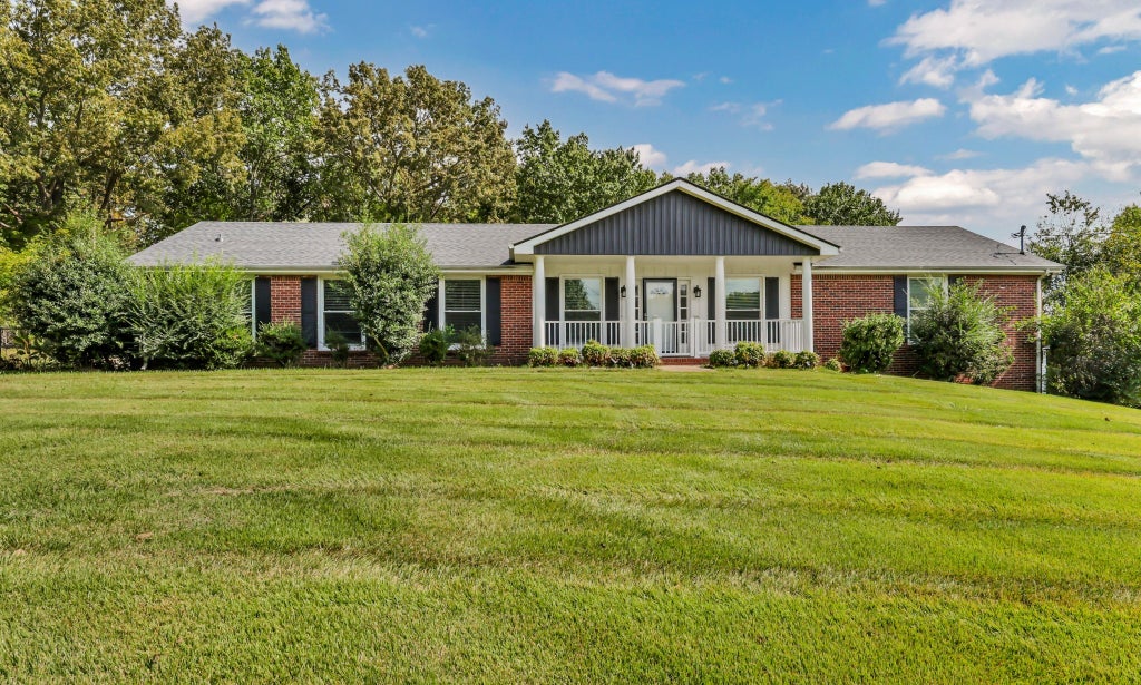 555 Hay Market Rd, Clarksville