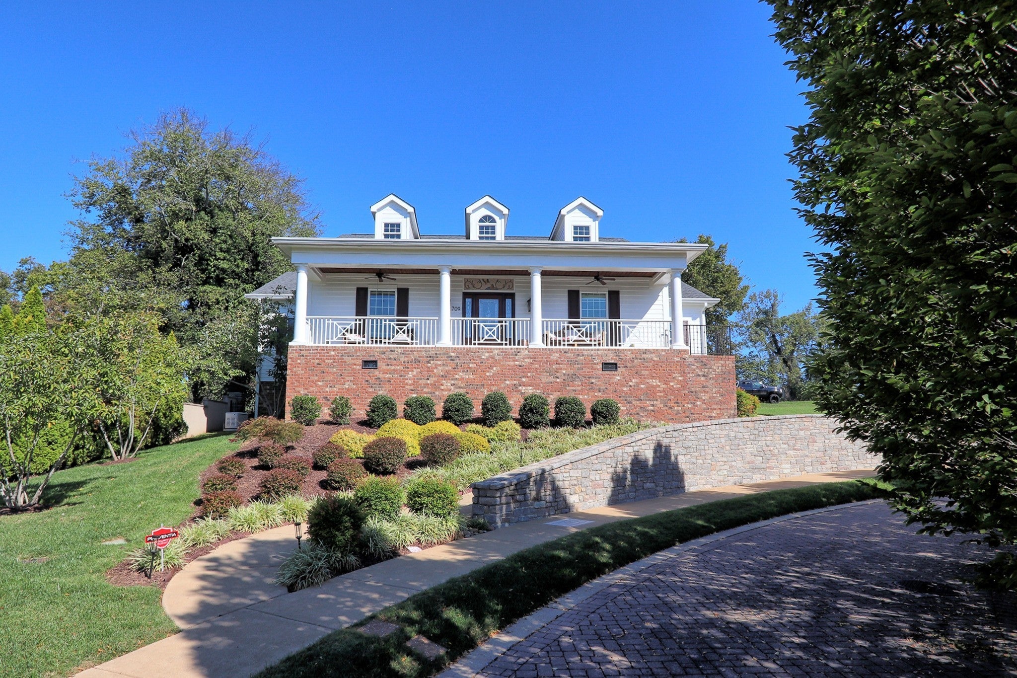 Photo of Listing #3014889