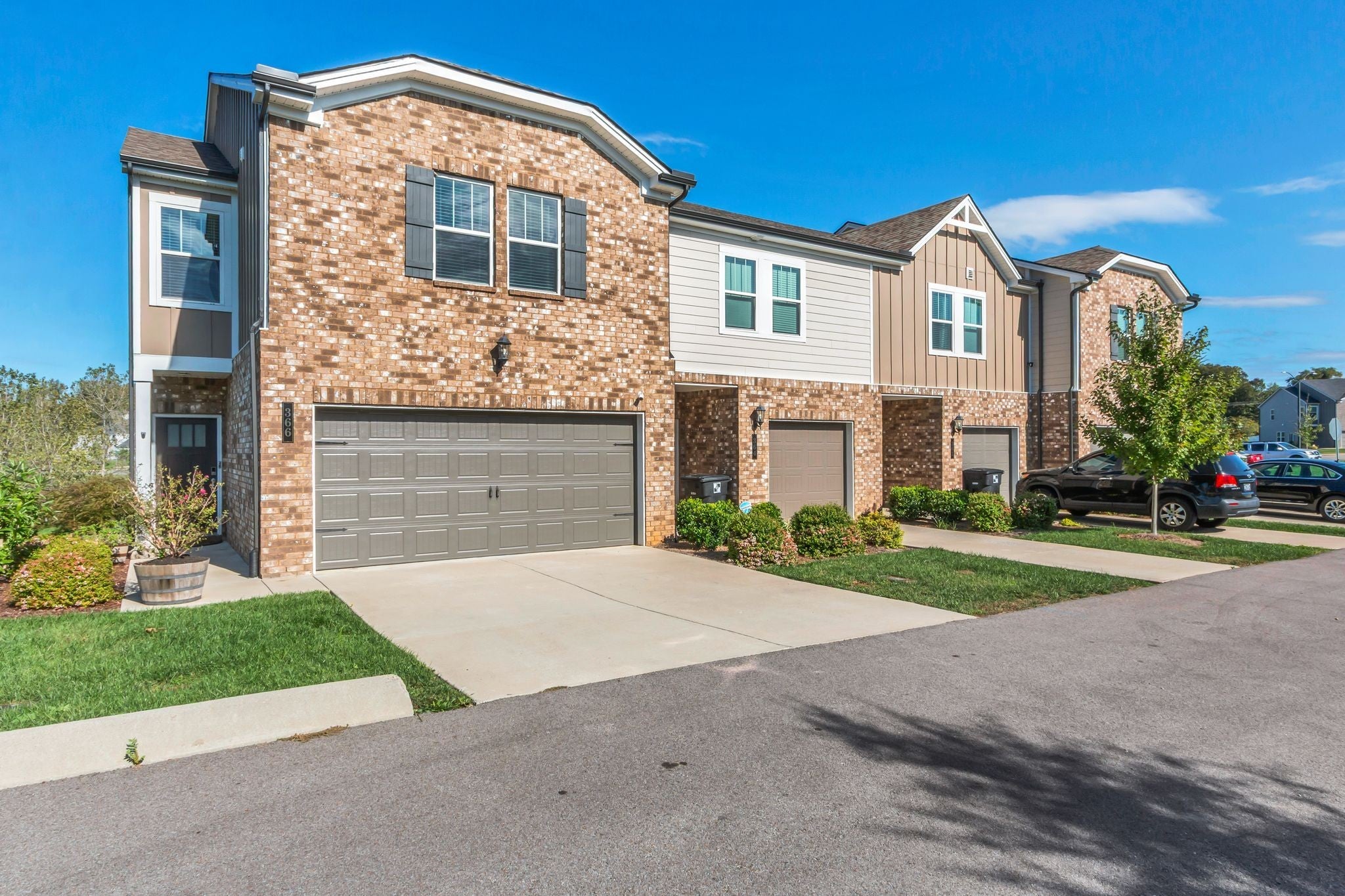 Photo of Listing #3015350