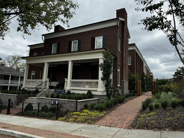 725 W Main St 101, Franklin