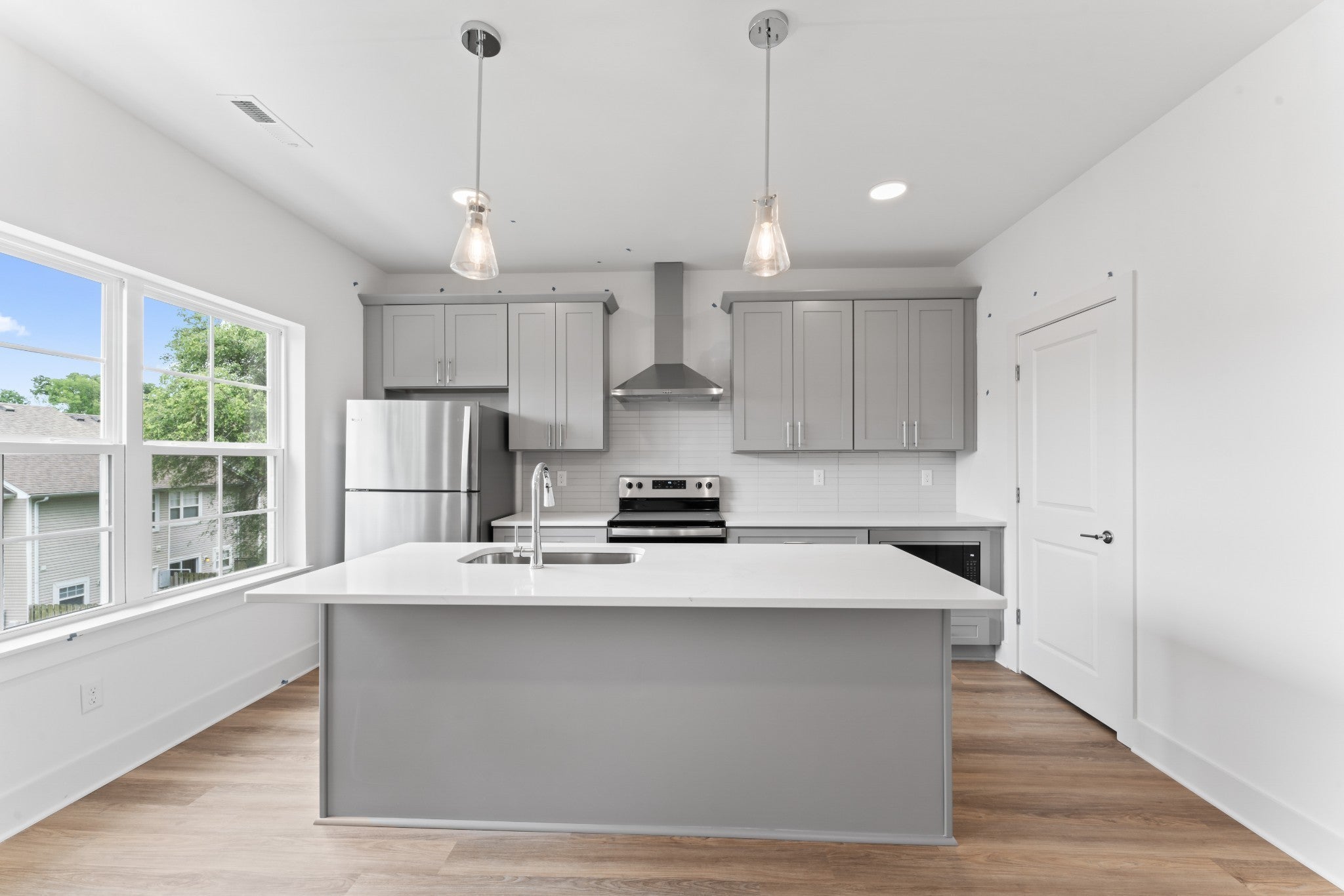 Photo of Listing #3015880