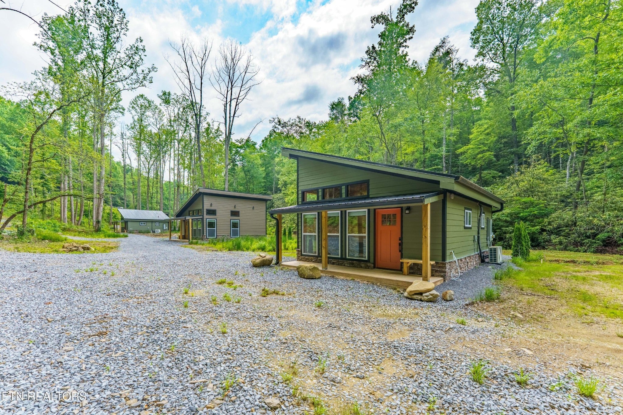 Photo of Listing #3015921