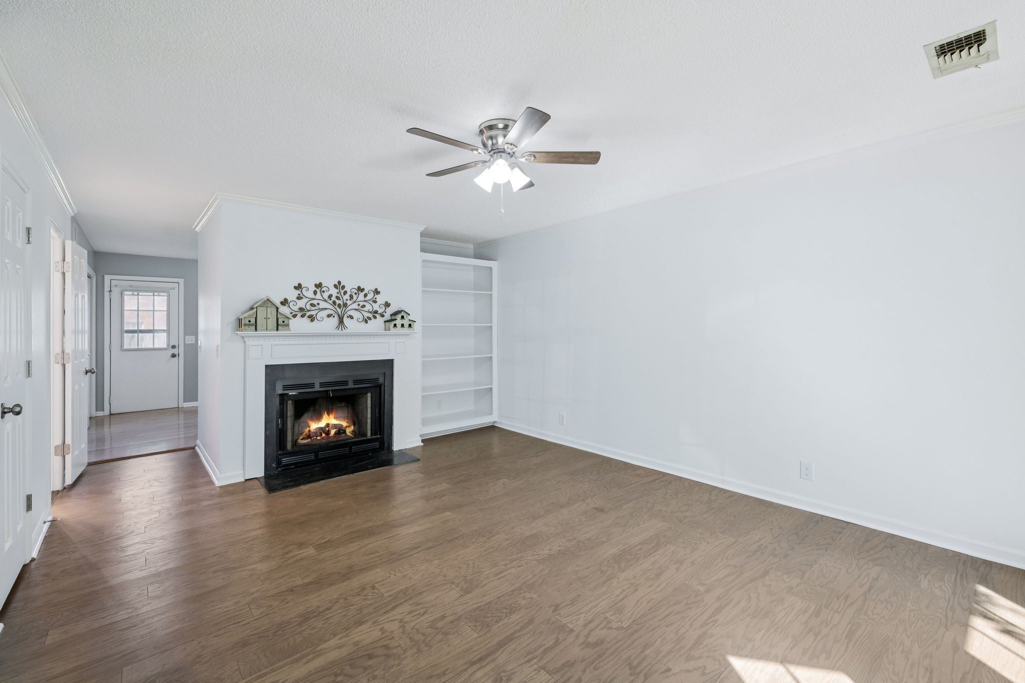 Photo of Listing #3016012