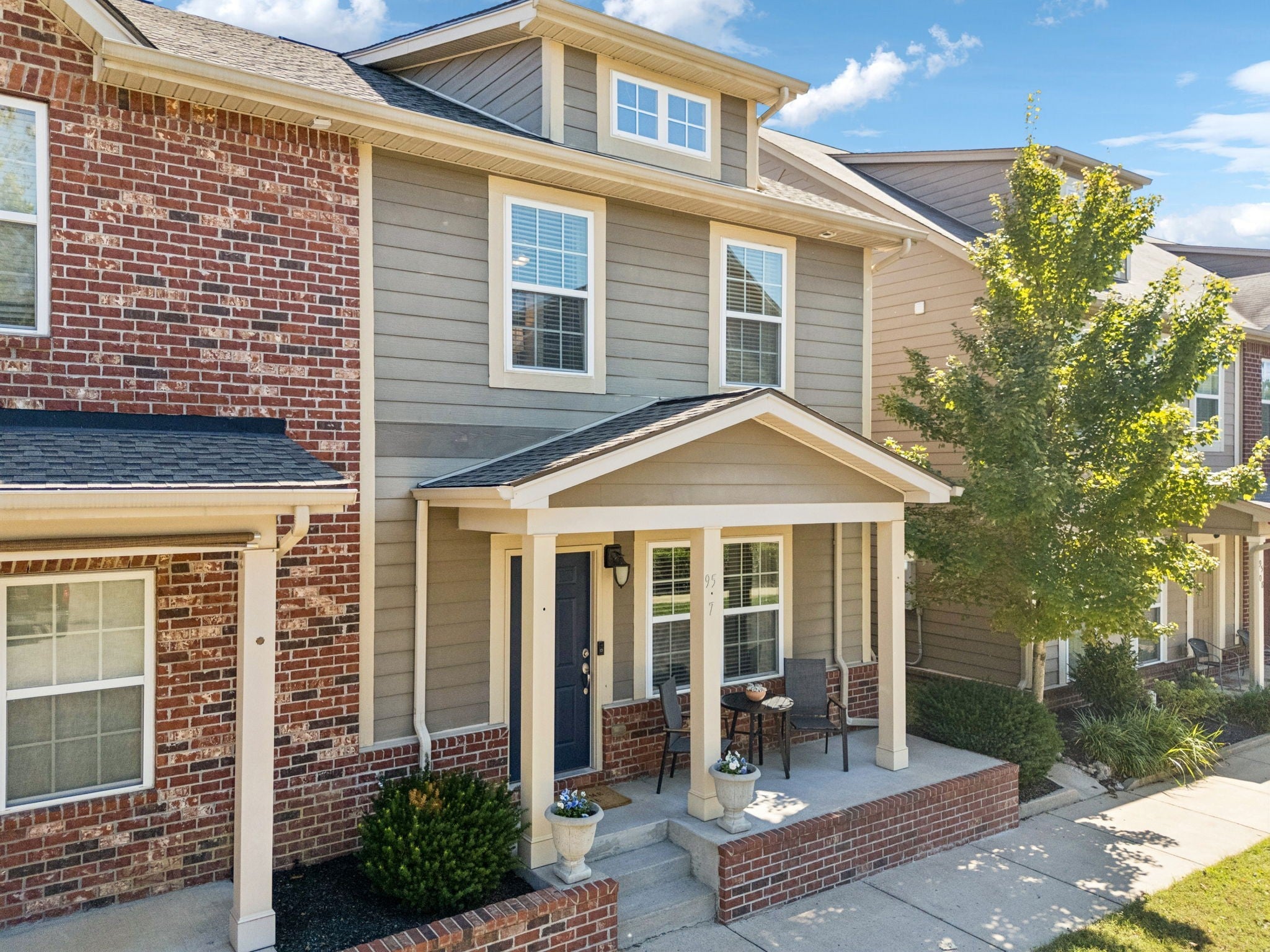 Photo of Listing #3016016