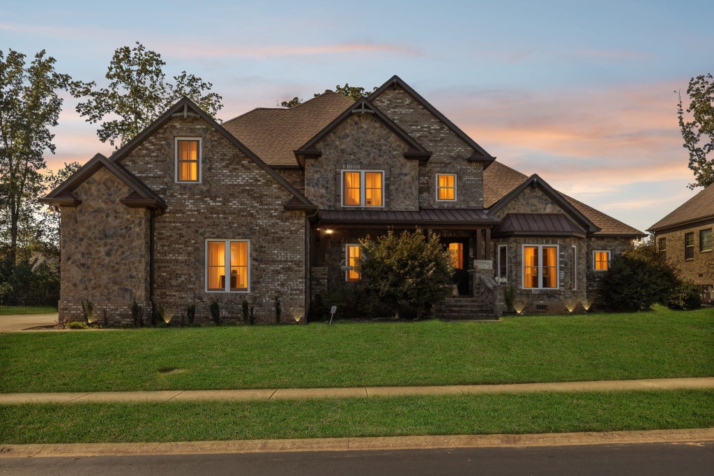 152 Copperstone Dr, Clarksville