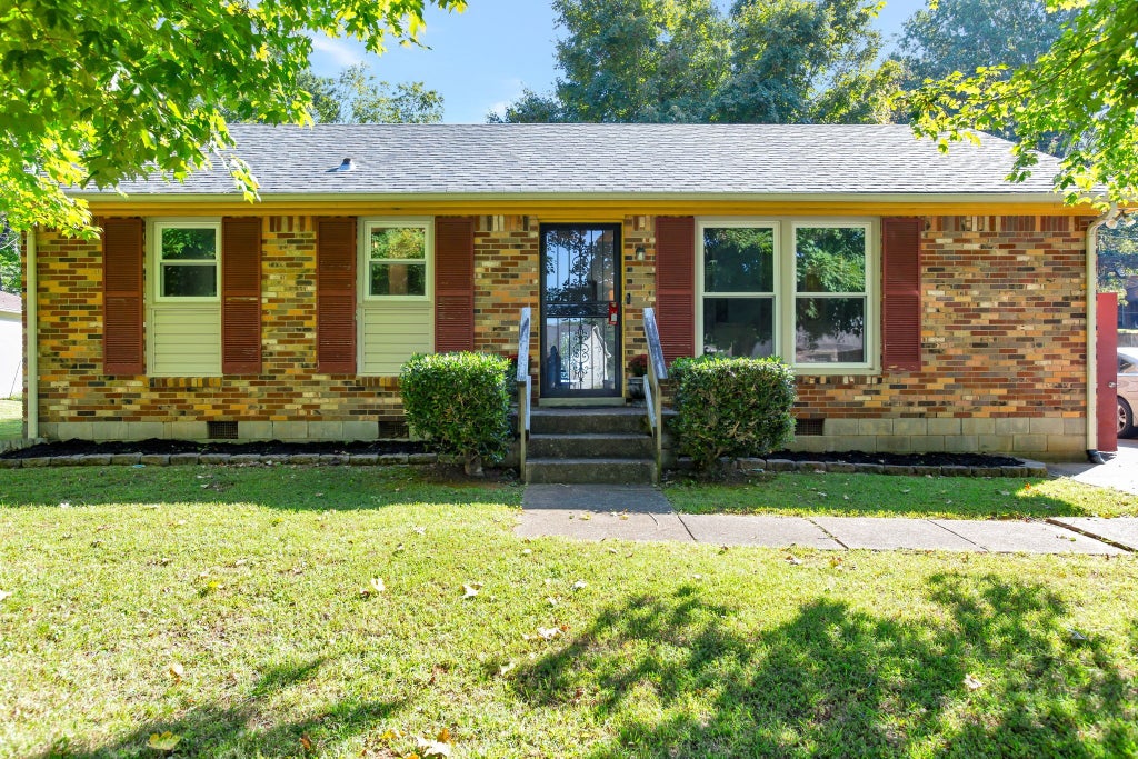 221 Paddock Rd, Clarksville
