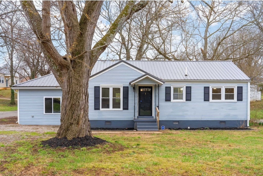 501 Green Acres Dr, Columbia