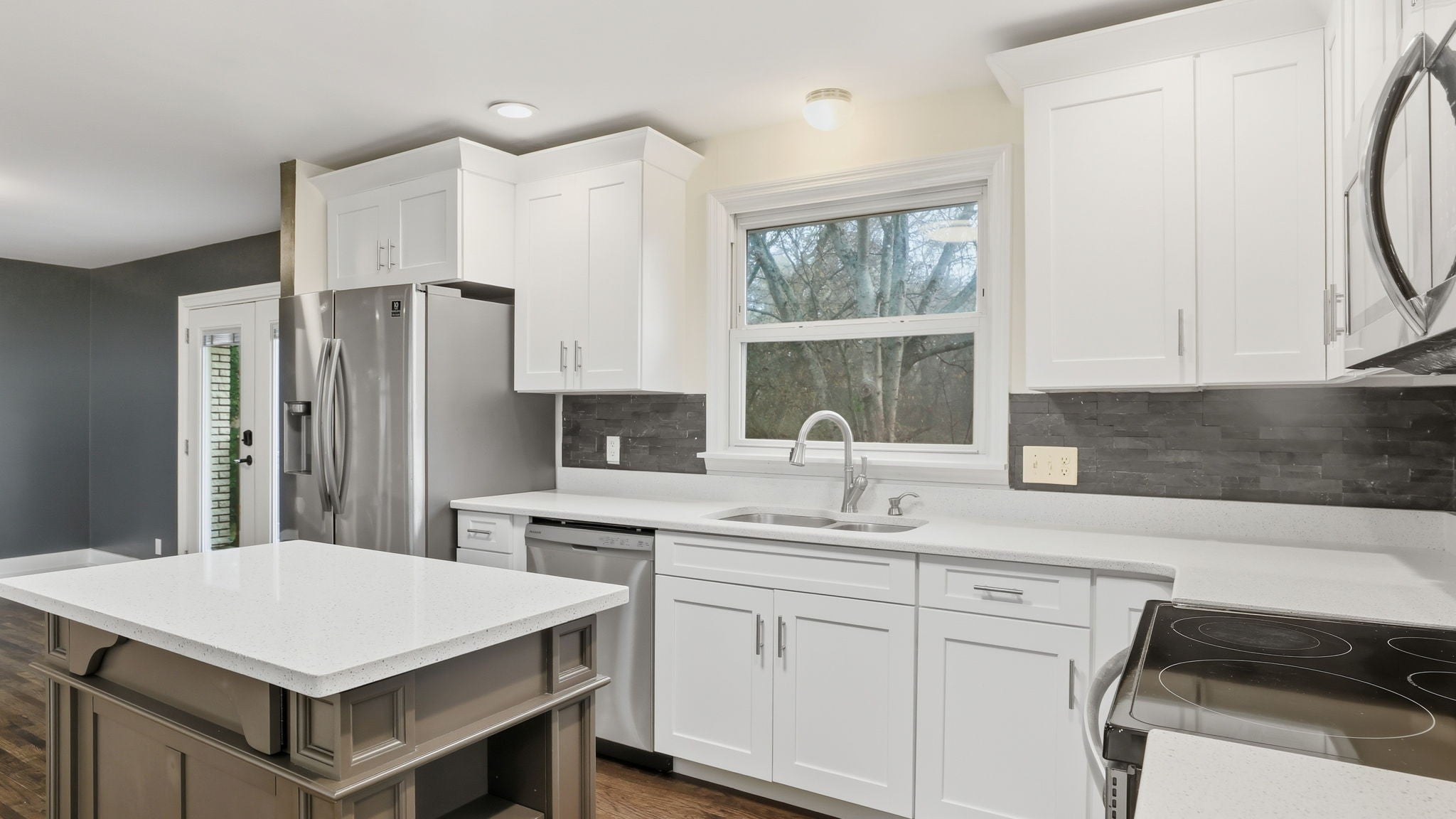 Photo of Listing #3017193