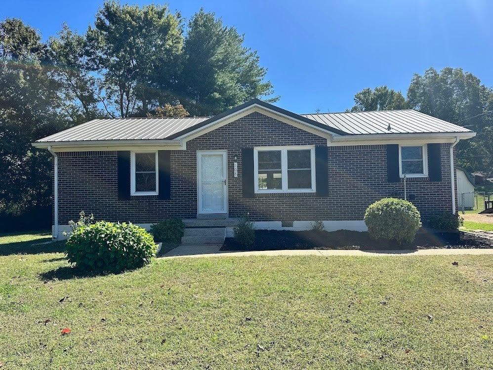 108 Hobbs Dr, Columbia