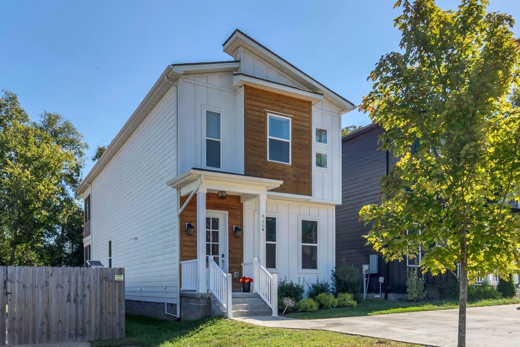 420b E Bend Dr, Nashville