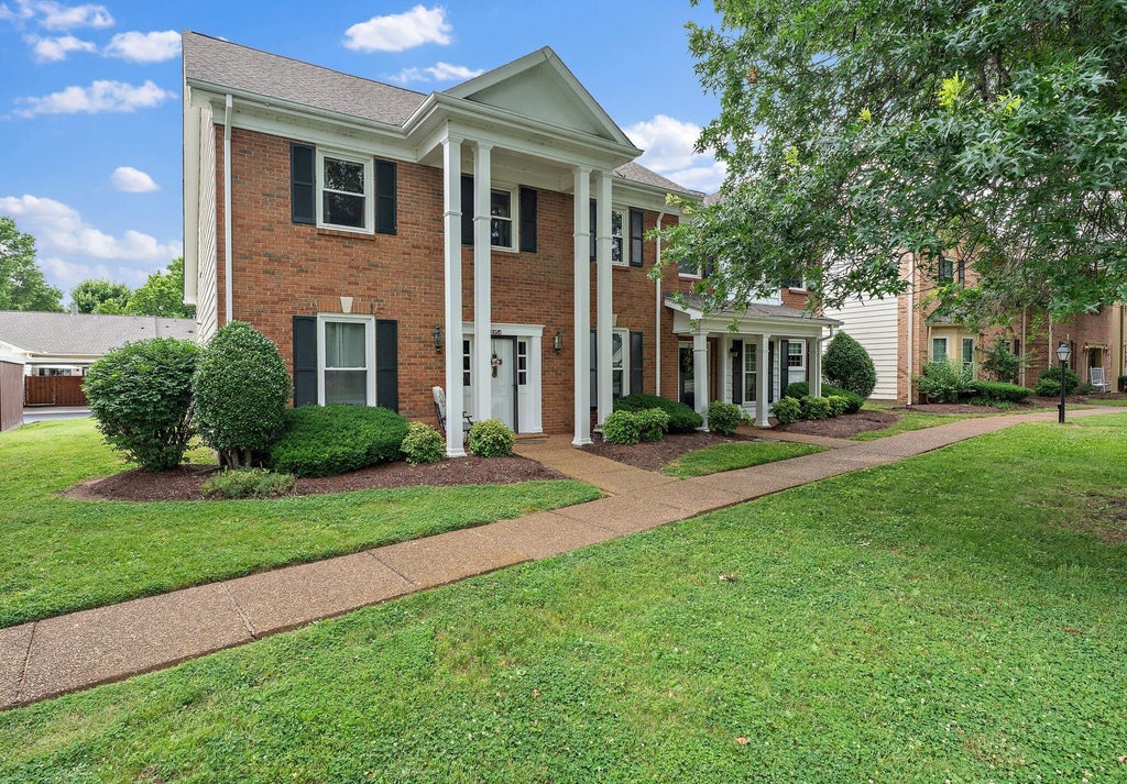 8954 Sawyer Brown Road, Nashville