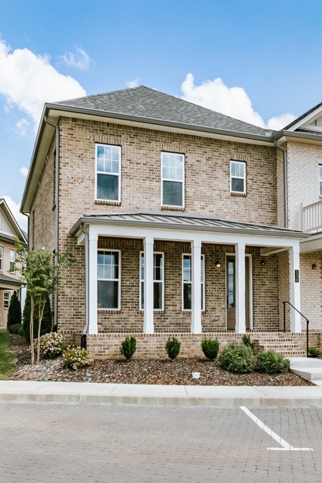 400 Perch Steet, Hendersonville