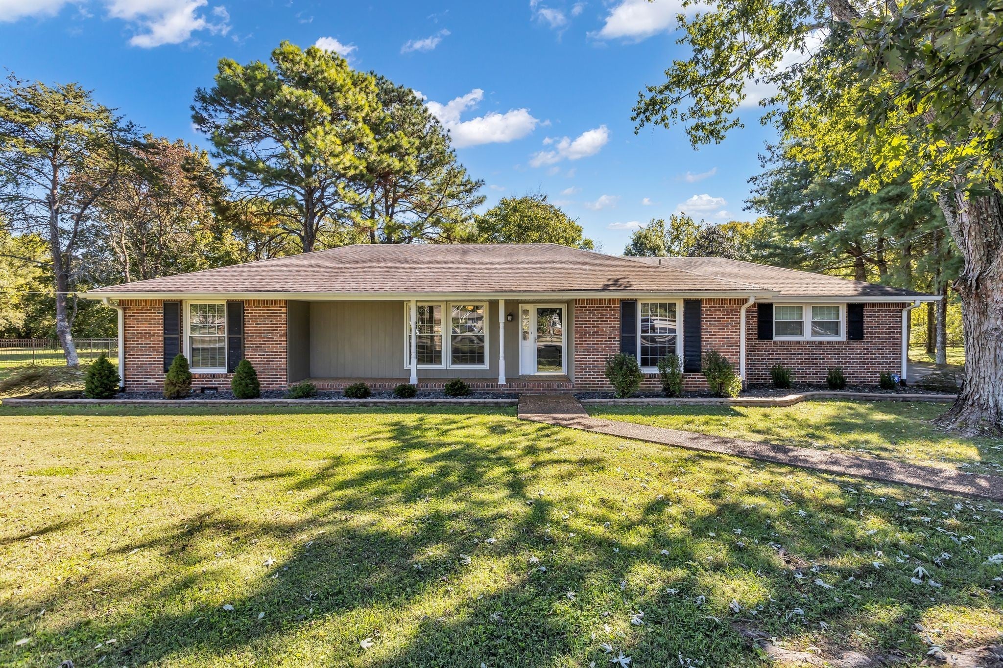 Photo for MLS 3017805 in 105 Ridgewood Rd Franklin, TN - 37064