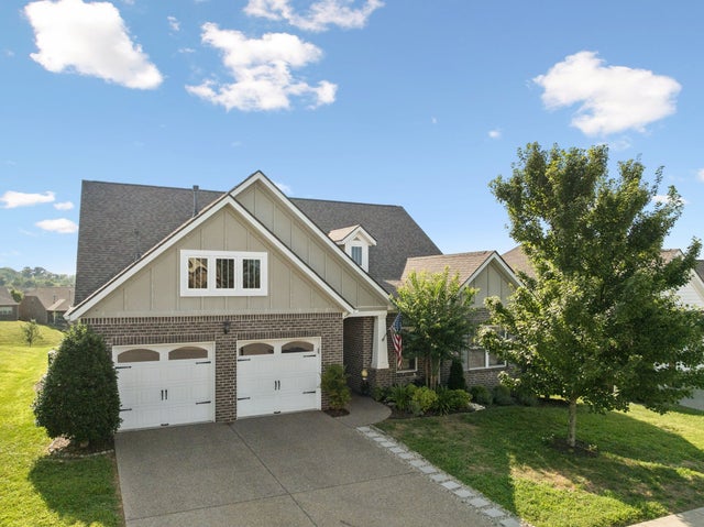 1022 Waterstone Dr, Lebanon