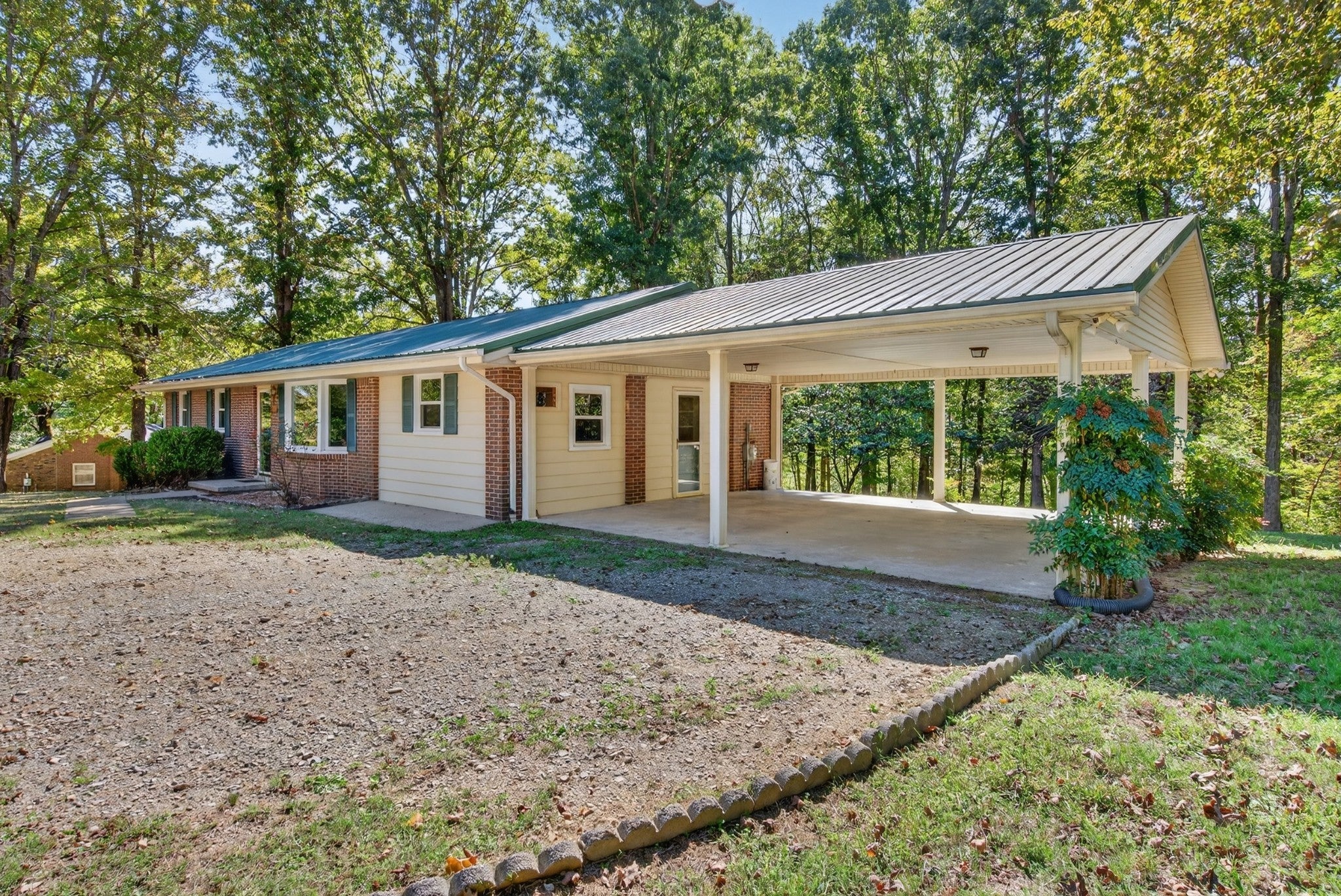 Photo of Listing #3018124