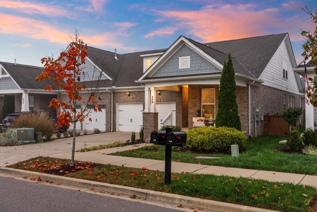 250 Tanglewood Ln, Hendersonville