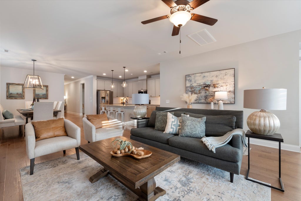 250 Tanglewood Ln, Hendersonville