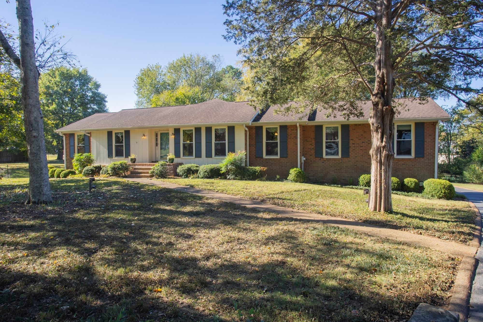Home for sale in 104 Stonewall Dr Hendersonville, TN
