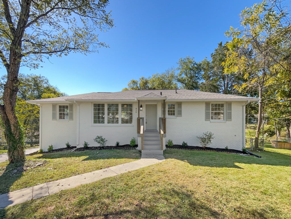 916 Cointreau Dr, Hermitage