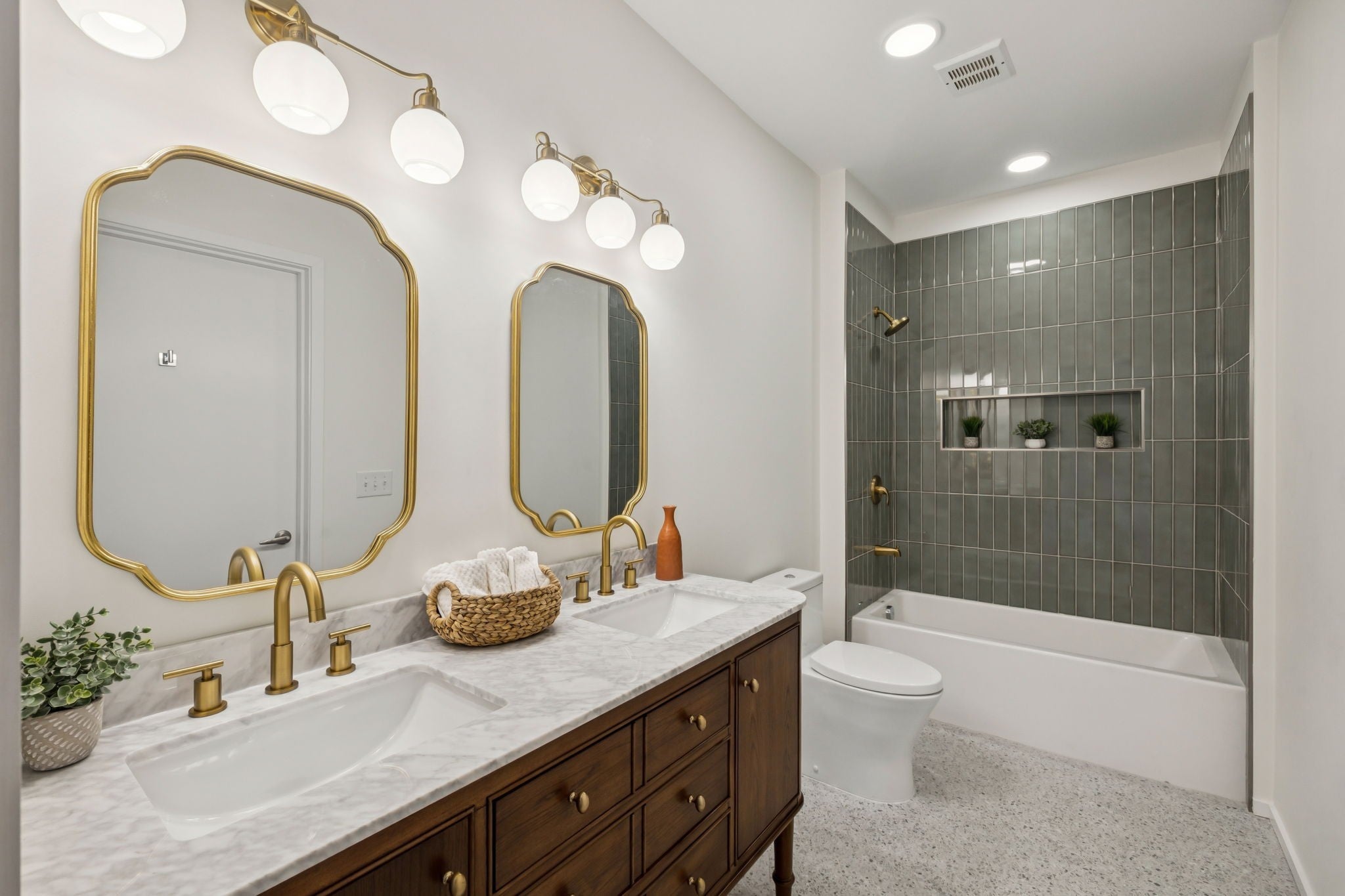 Home for sale in 806 Olympic St 407 Nashville, TN