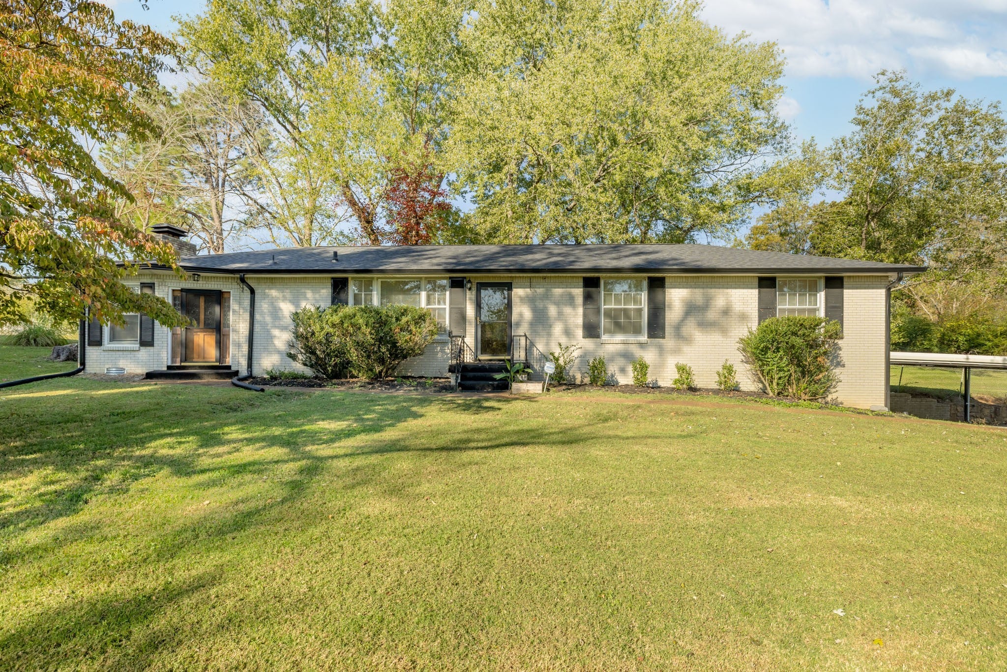 Photo of Listing #3030375