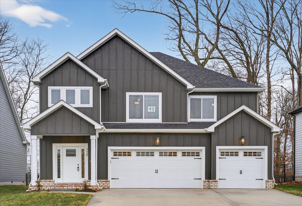 978 Alton Dr, Clarksville