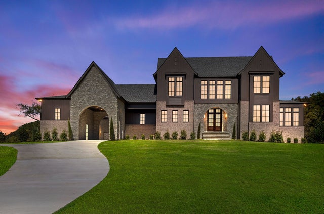 1073 Pennington Pvt Way, Hendersonville
