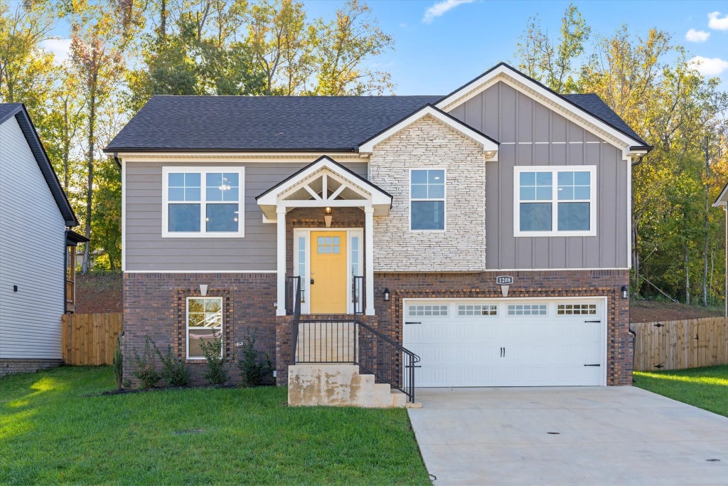1208 Racker Dr, Clarksville