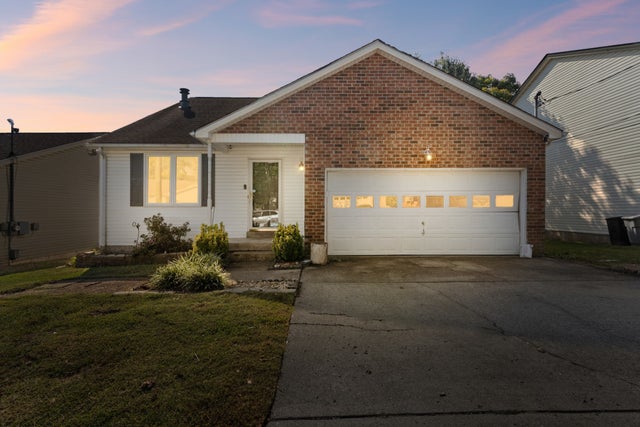 104 Edgehill Ln, Hendersonville