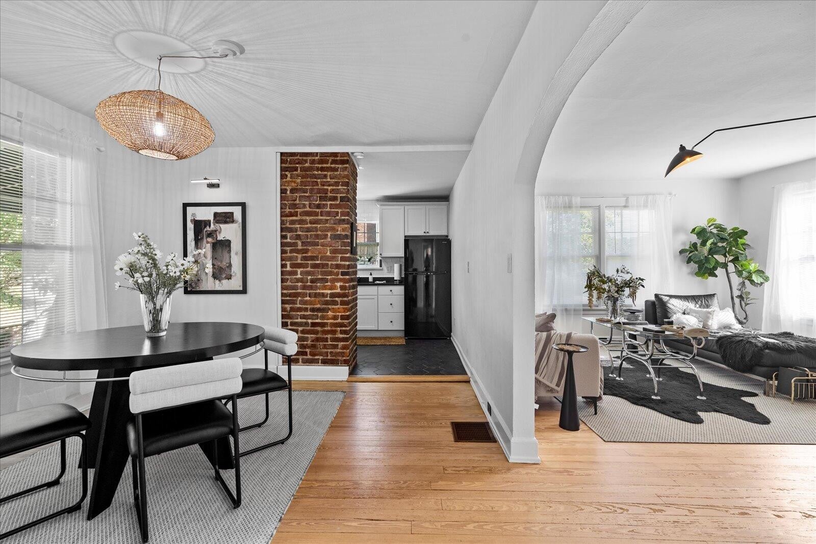 Photo of Listing #3031315