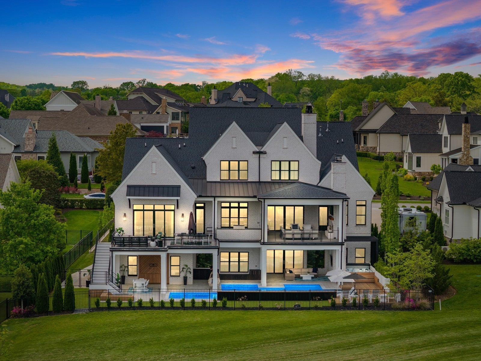 Photo of Listing #3031406