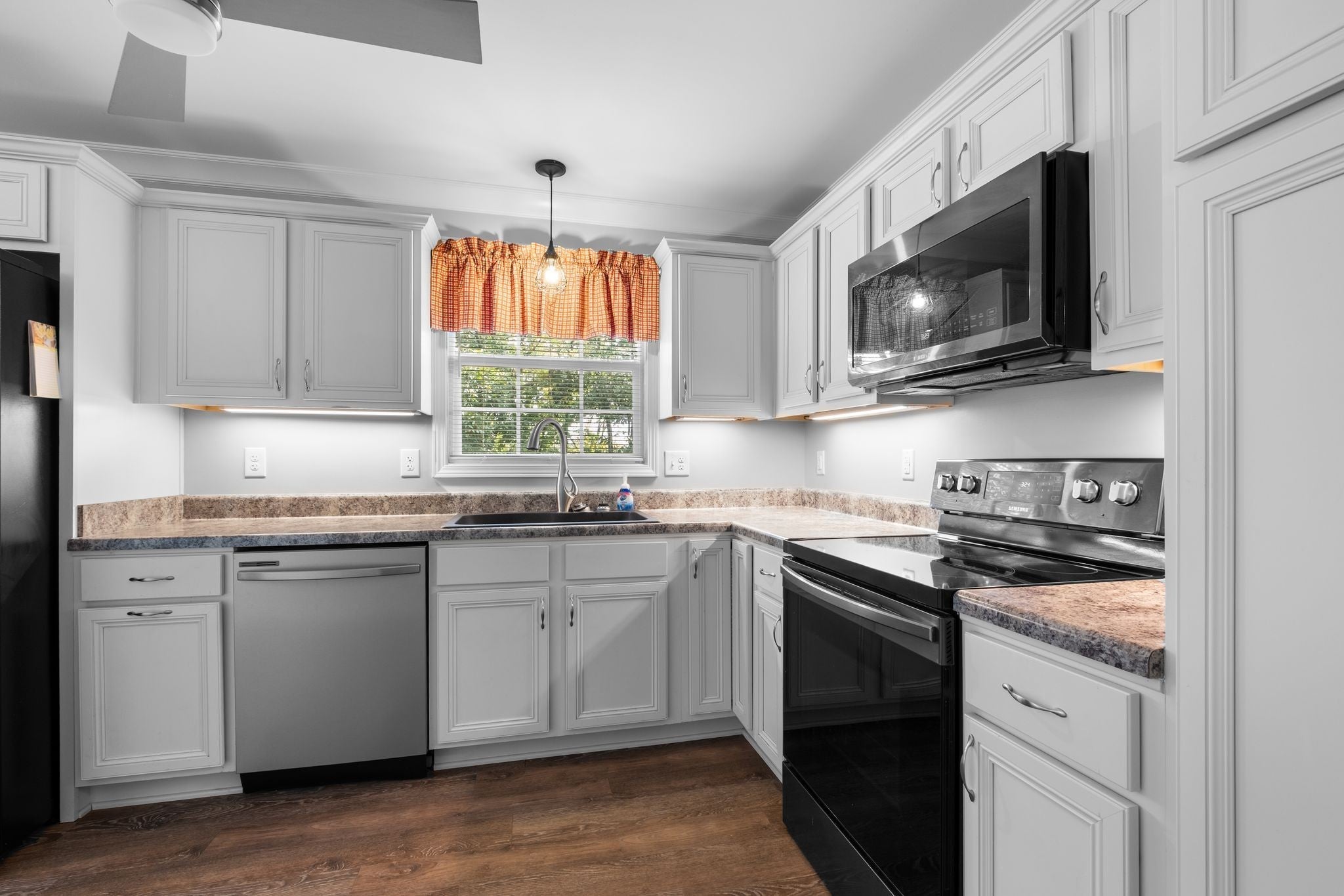 Photo of Listing #3031472