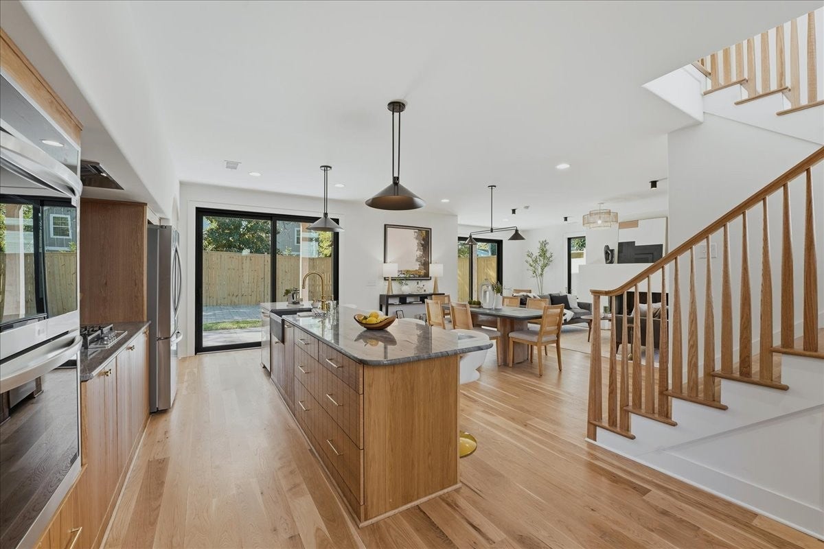 Photo of Listing #3031655