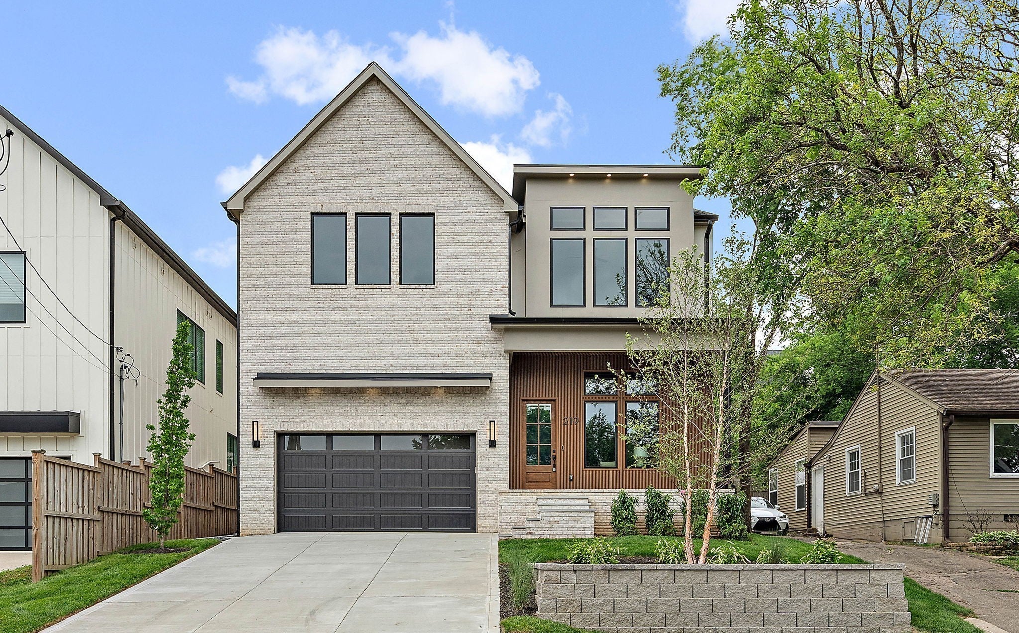 Photo of Listing #3031983